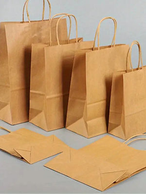 Logo personalizzato Sacchetto di imballaggio di carta leggero con fondo quadrato e maniglia tortuosa